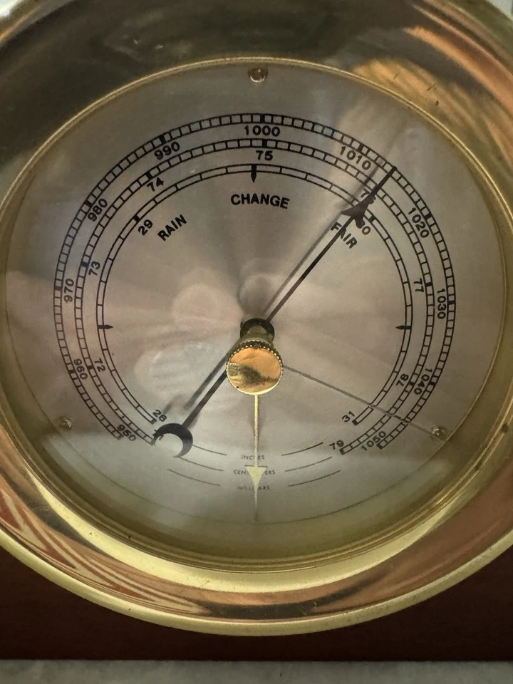 Conjunto de relógio e barômetro Hampton navio latão com base de mogno década de 1970’ - Imagem 3 de 4