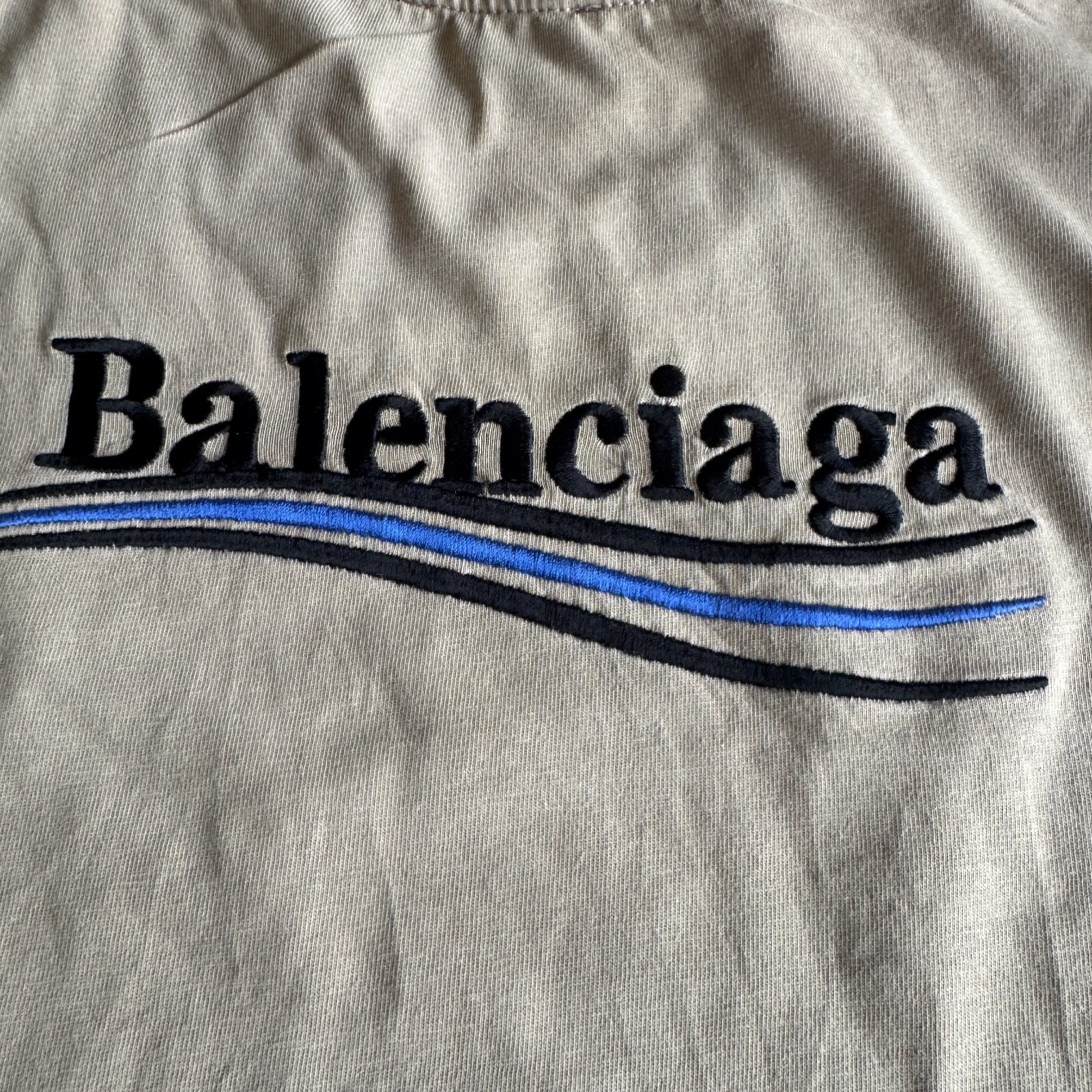 Balenciaga Unisex L T‑Shirt | Beige | Embroidered Wave Logo Front & Back image 7