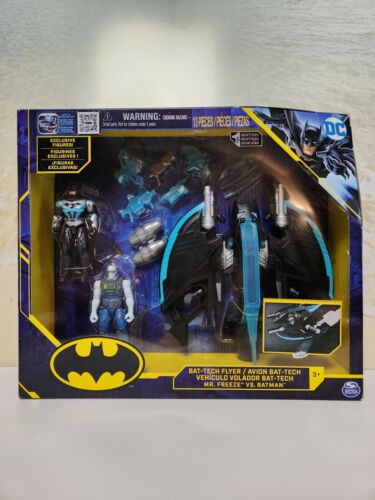 DC Comics Batman Bat-Tech Flyer/Avion with 4 inch Exclusive Mr Freeze and Batman - Picture 1 of 4