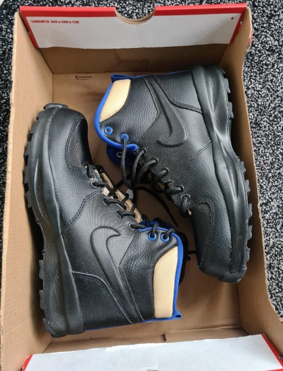 nike manoa trainers