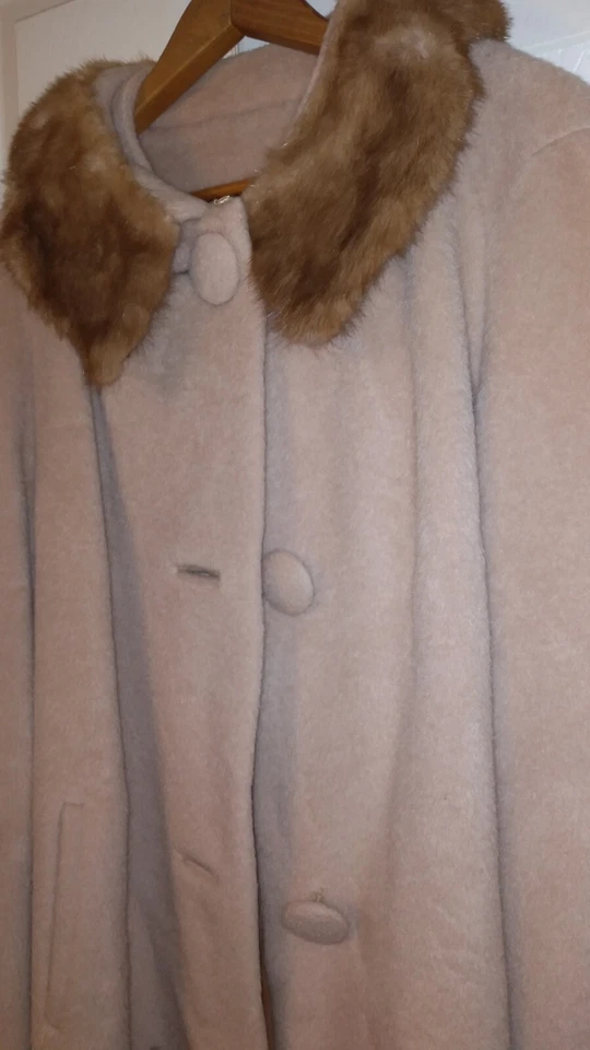 Abrigo de lana para mujer Forstmann años 40 cuello de piel beige grande Foto 2 de 4
