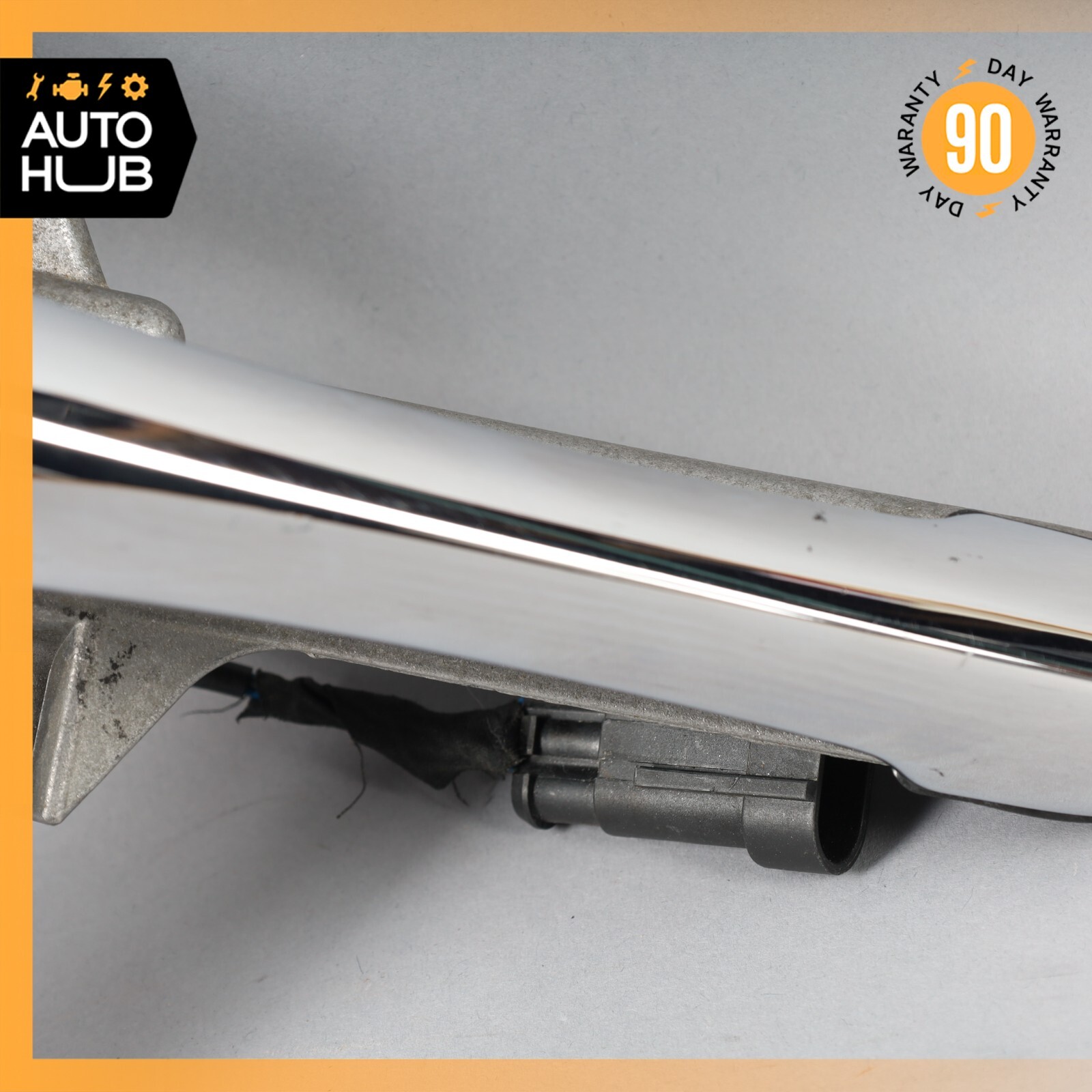03-13 Maserati Quattroporte M139 Front Right Side Exterior Door Handle OEM