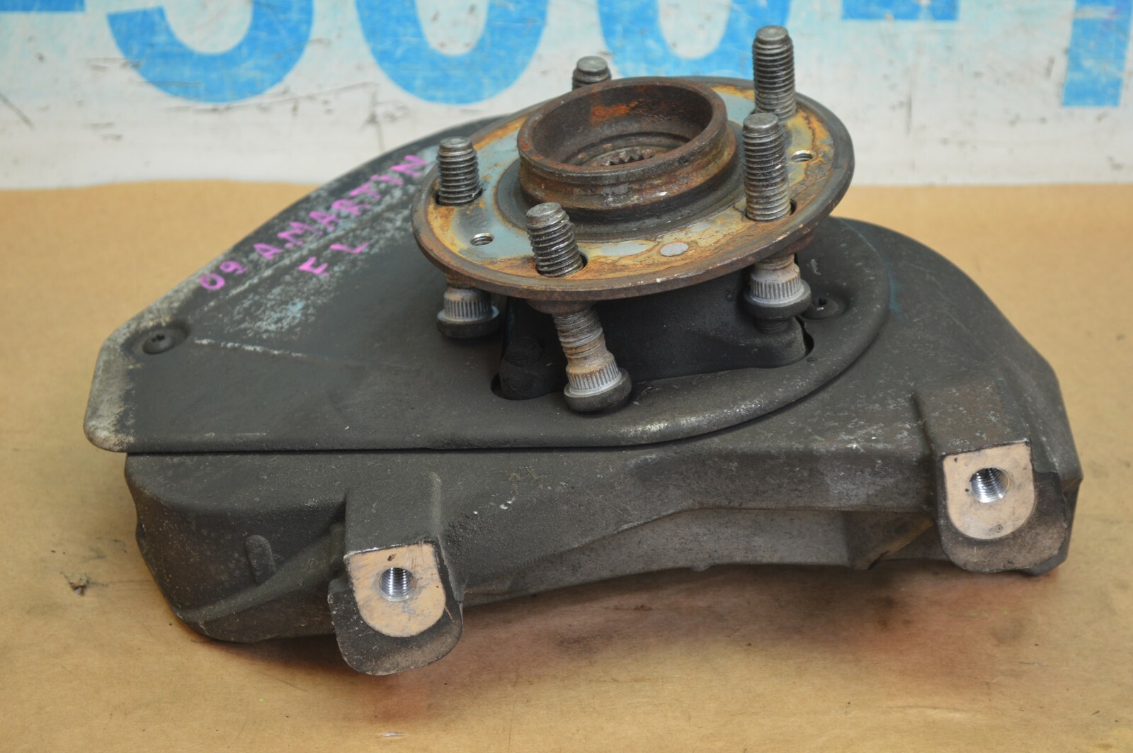 2009 ASTON MARTIN VANTAGE V8 FRONT LEFT DRIVER SIDE SPINDLE KNUCKLE HUB BEARING