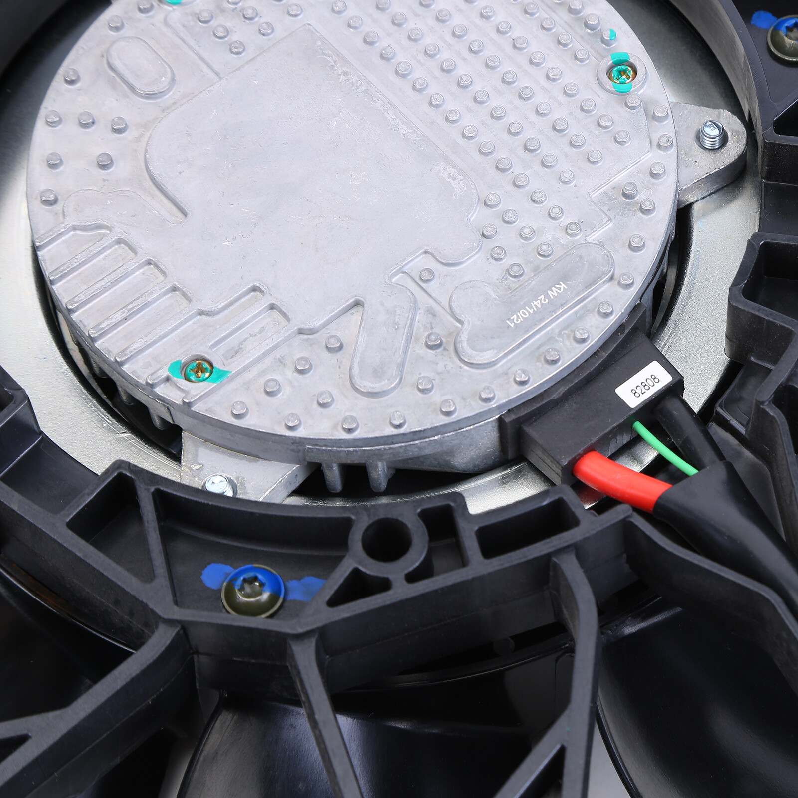 Radiator & Condenser Fan Assembly w/ Brushless Motor For Dodge Challenger 6.2L