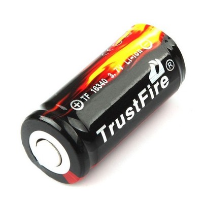 - 1 x TrustFire TF 16340 880mAh Li-Ion Akku -