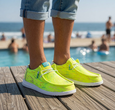 HEY DUDE WALLY PARTY MESH Men's Lime Punch / White 43089-3T1