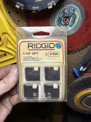 RIDGID 37930 1-1/4'' NPT Right Hand Pipe Die Threader Chasers Set