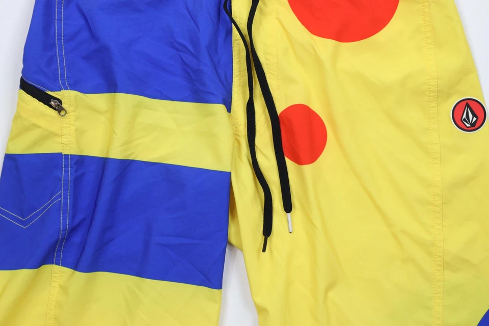 Vintage Volcom Mens 30 Spell Out Geometric Stretch Boardies Board Shorts Trunks - Image 3 of 4