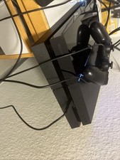 Sony PlayStation 4 500GB Spielkonsole - Schwarz (CUH-1004A)