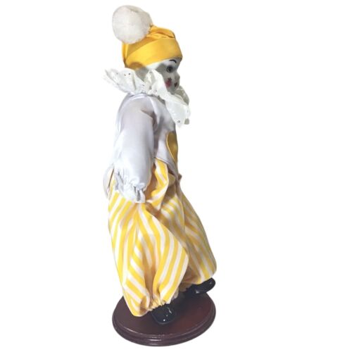 Muñeca payaso de porcelana payaso amarillo 16" de alto - Imagen 2 de 4