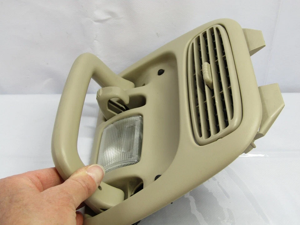 Toyota Sienna 2004-2010 tercera fila manija de agarre izquierda luz de ventilación lámpara beige OEM Foto 2 de 4