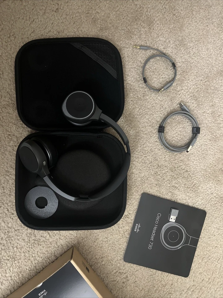 Cisco Headset 730, Wireless Dual On-Ear Bluetooth Headset - Black - Image 3 of 4