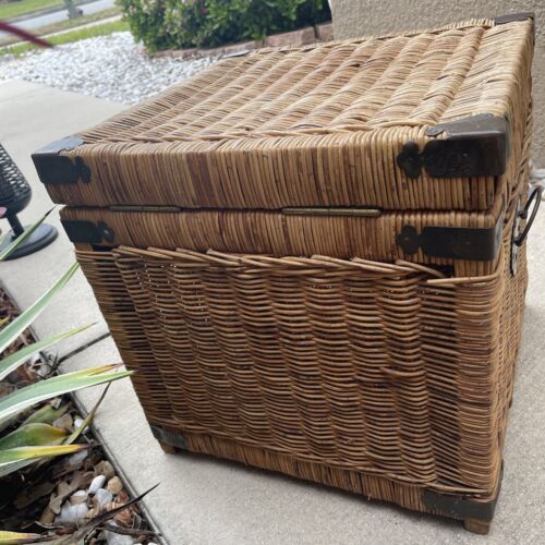 Vintage Wicker And Brass Rattan Chinoiserie Style Trunk Chest Footrest 16”Hx16”W - Picture 8 of 23