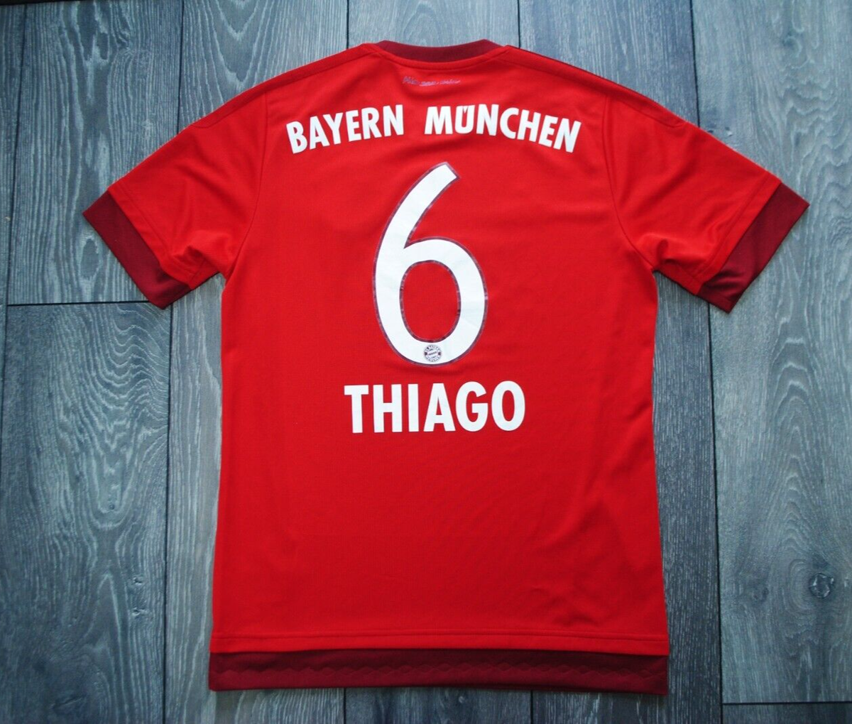 BAYERN MUNICH HOME FOOTBALL SHIRT 2015-2016 JERSEY TRIKOT ADIDAS THIAGO #6  SMALL