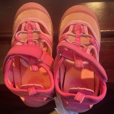 Oshkosh B'Gosh Sammie coral/pink Girls' Bump Toe Sandal Casual Summer SZ 9 NWT