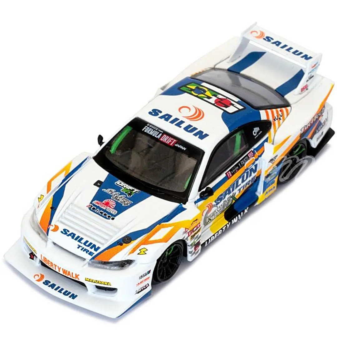 ミニカー Nissan Silvia S15 32647w_900_2df_1.jpg