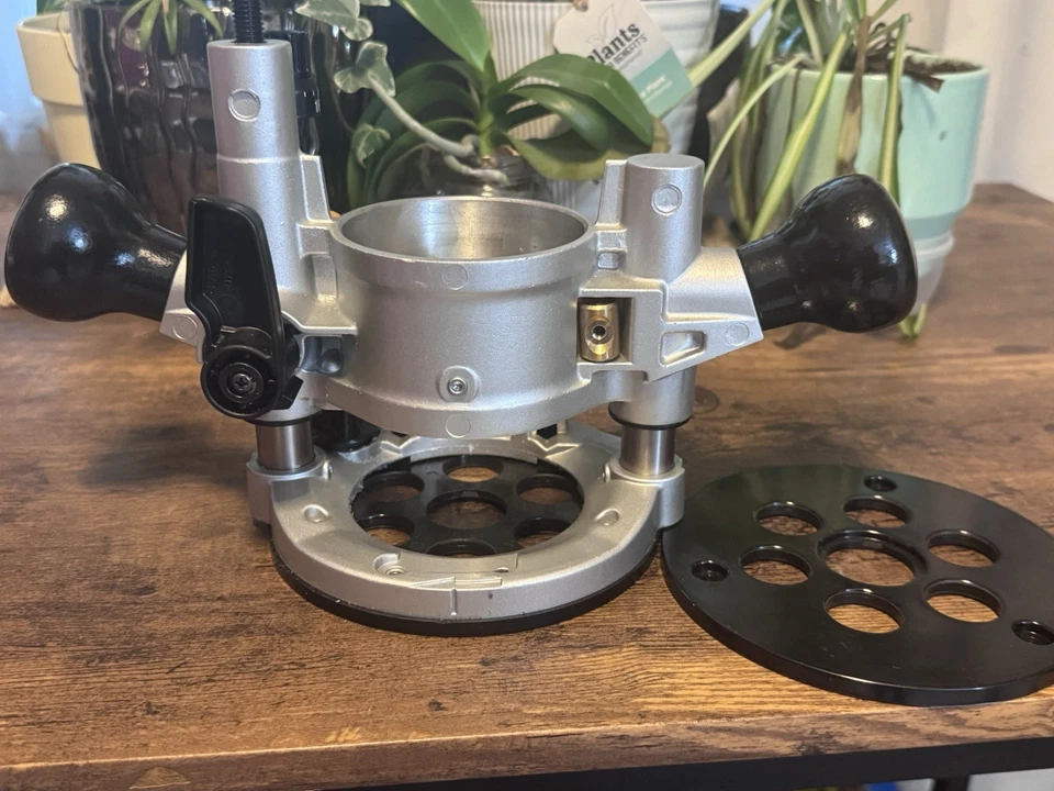 Makita 193457-3 Plunge Router Base Assembly W/1-Inch Sub-Base - Image 2 of 3