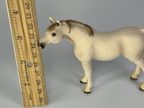 Retired Schleich Horse #13630 White Arabian Mare 2007 - Picture 4 of 4