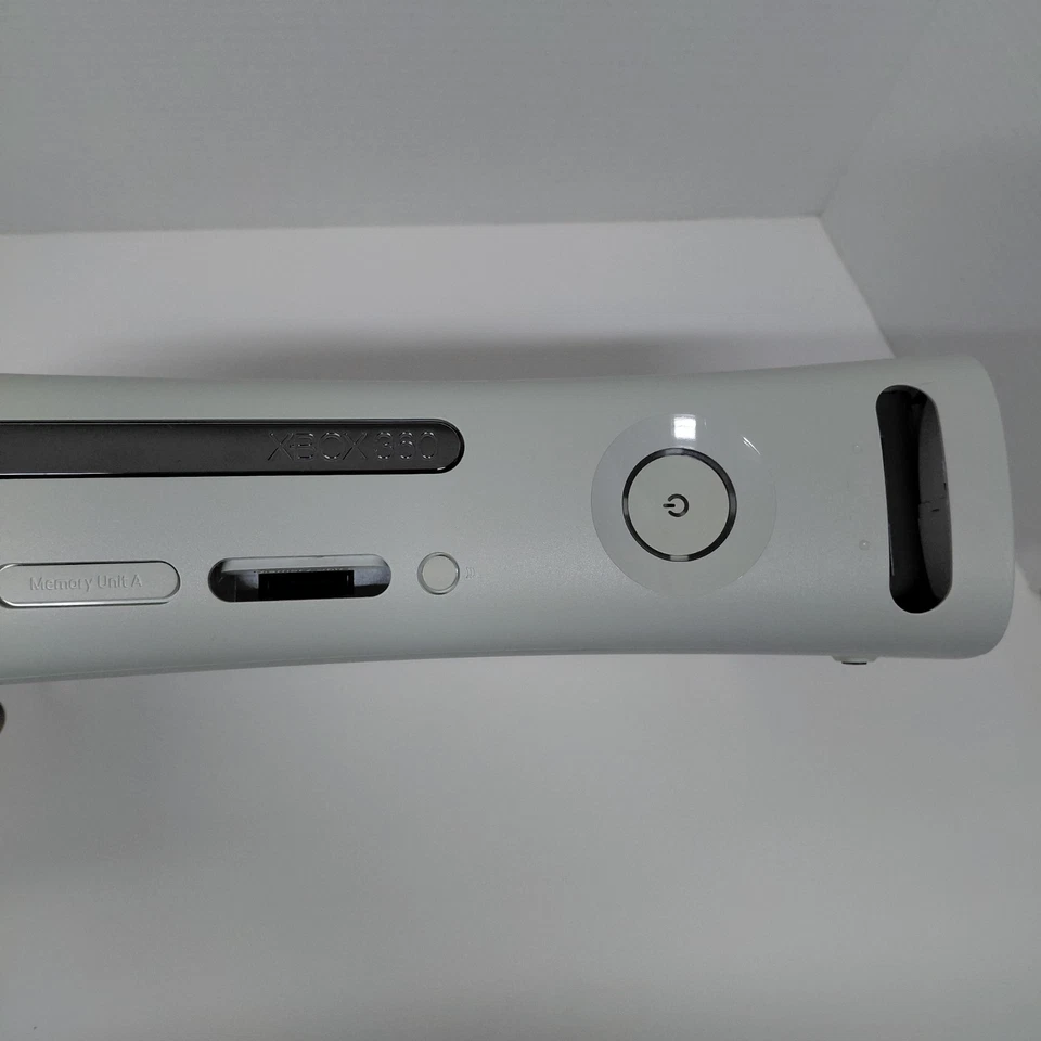 Microsoft Xbox 360 2GB Console White w/ Cables (HDMI) + Free Game - Image 3 of 4