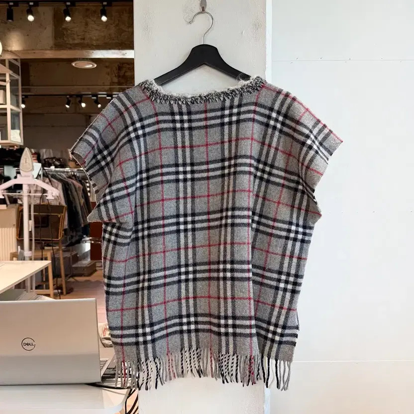 Burberry Grey Nova Check Wool Cape - Lightly Used thumbnail 8