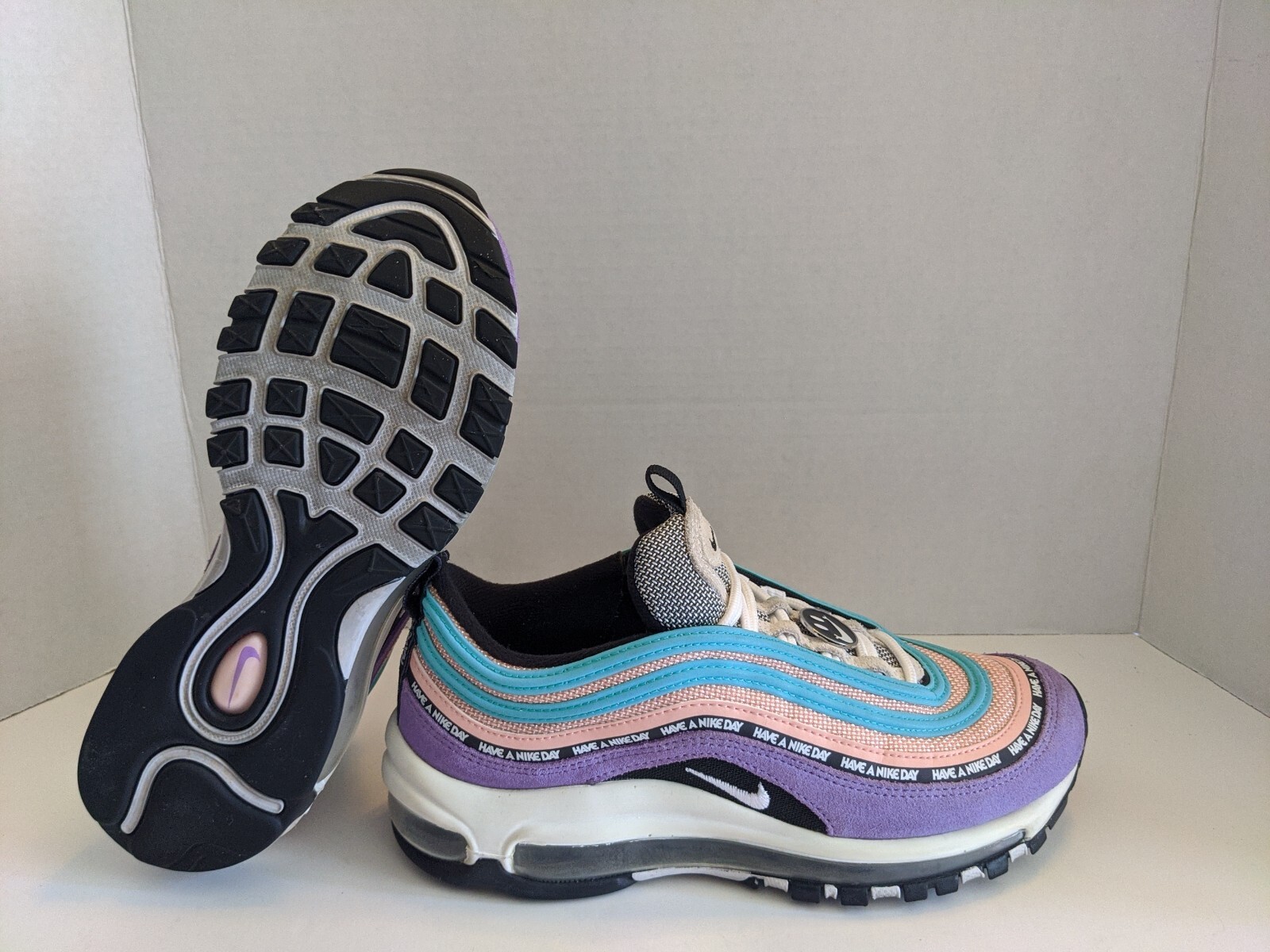 Nike Day GS Athletic Sneaker Size 
