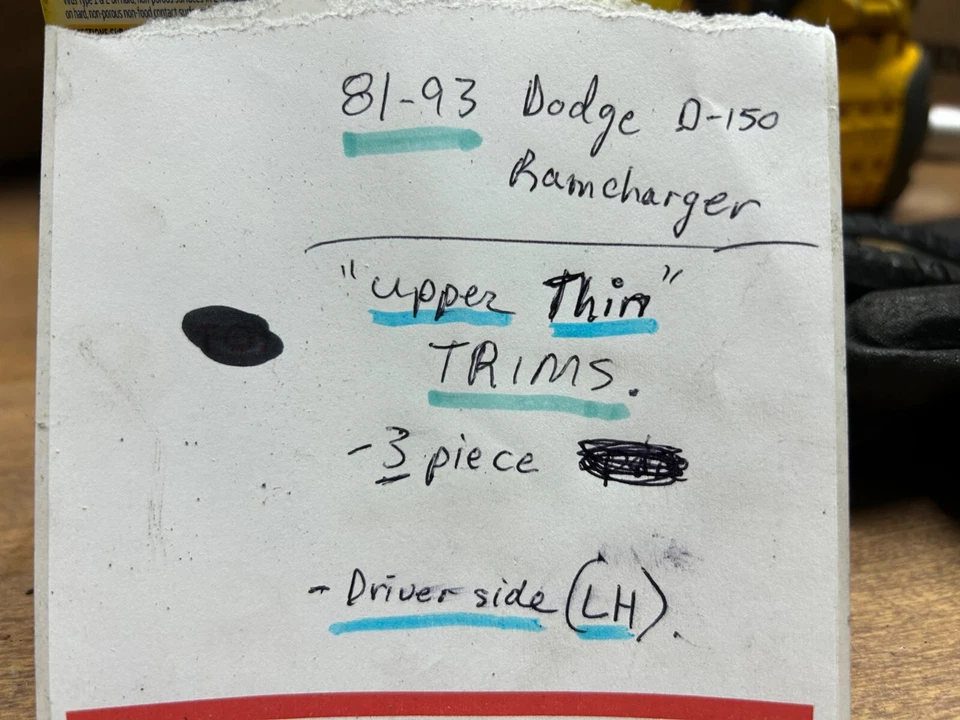 Dodge RAMCHARGER 81-93 - Moldura cromada superior delgada LANZA - SOLO UN LADO Foto 2 de 4