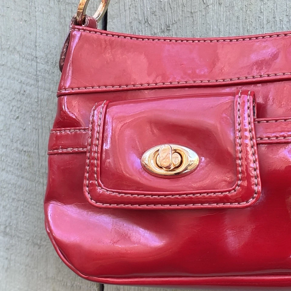 Maxx New York Red Patent PVC Shoulder Bag Zip Top Gold Leopard Print Lining - Image 4 of 4