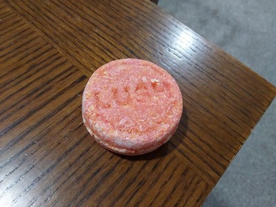 LUSH KITCHEN EXCLUSIVE ''MANGO EXUBERANCE'' SHAMPOO BAR 1.9 OZ NEW!