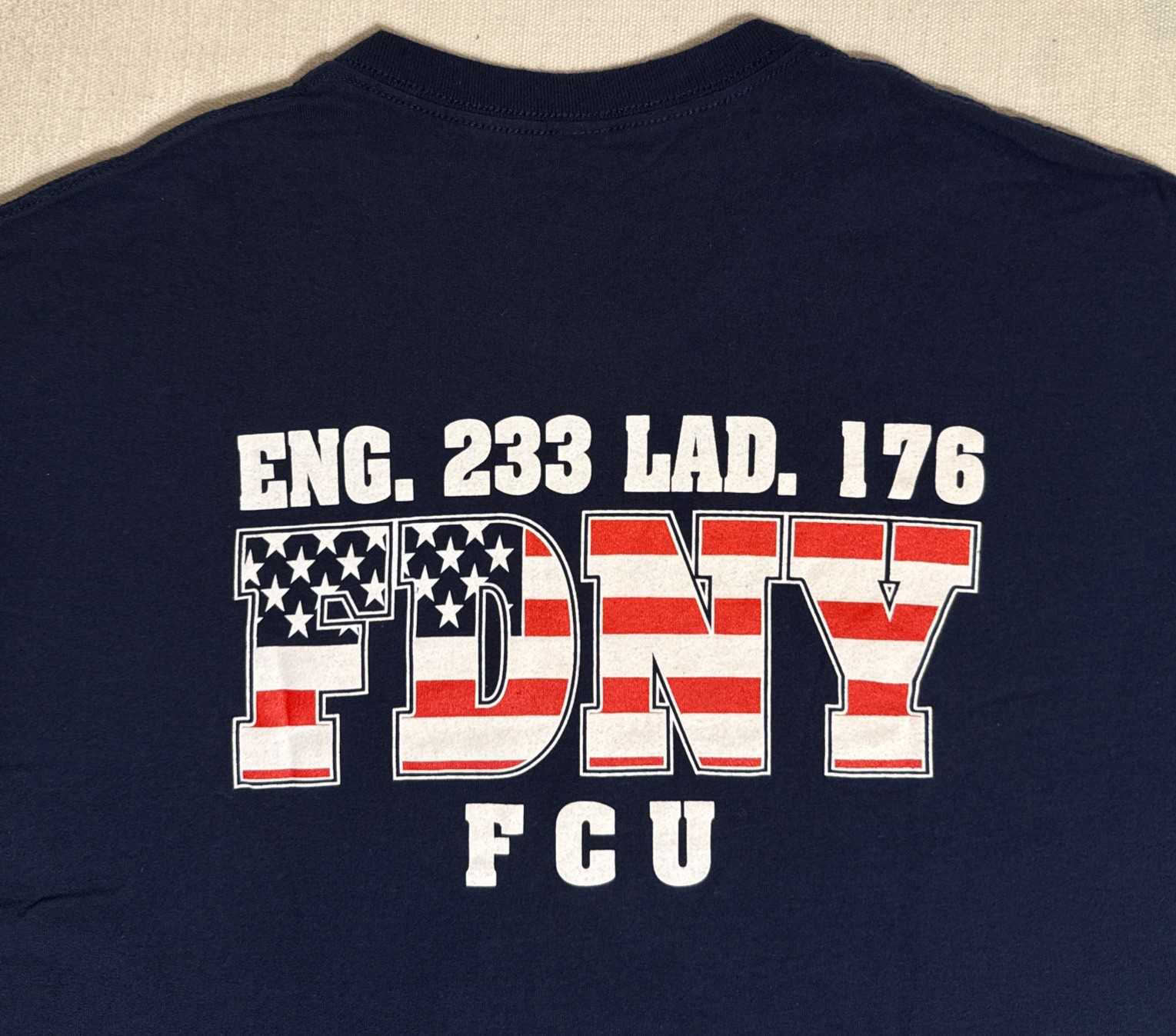 FDNY Fire Department New York NYC NY T-Shirt XL FDNY Engine 233 Brooklyn Ladder