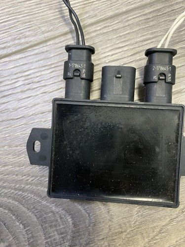 2018 2020 Nissan Rogue rear Tailgate kick motion sensor module 285T1-7FL1A - Photo 2 sur 10