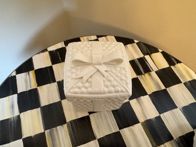 美品 ティファニー ウィーブ エッグ 小物入れ SYBIL CONNOLLY Tiffany & Co Sybil Connolly Large Tiffany Weave Trinket Box Mint