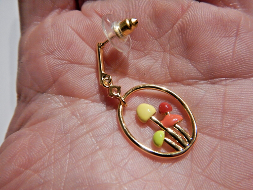 PENDIENTES DE HONGO RETRO taburete de sapo en tono dorado dijes esmalte psicodélico con CZ Z5 - Imagen 5 de 6