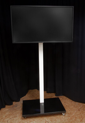 NEC P462 Public Display mit HAGOR Standfuß für Messe o.ä., MwSt.-Rng. & Gewährl.