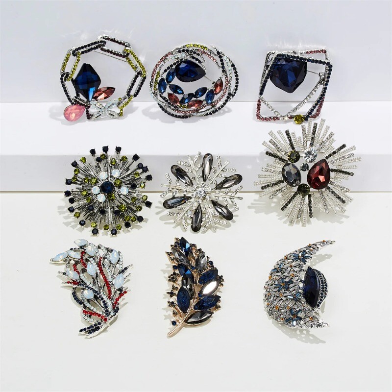 Vintage Leaf Geometric Crystal Brooches for Women Full Rhinestones Pin Jewelry