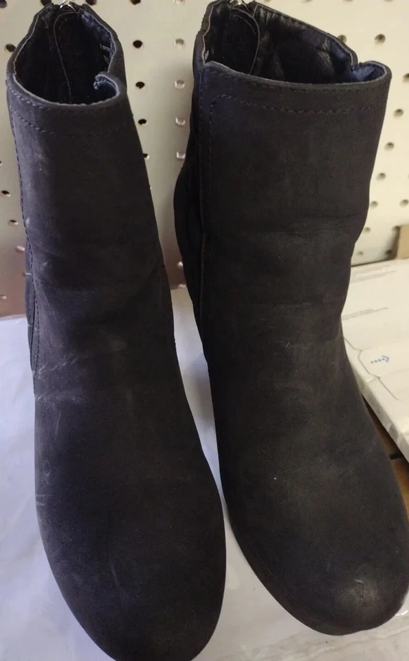 Woman's Black Boots Madden Girl Rupert  8 1/2 used in good shape . Very Stylish  - Image 2 of 4