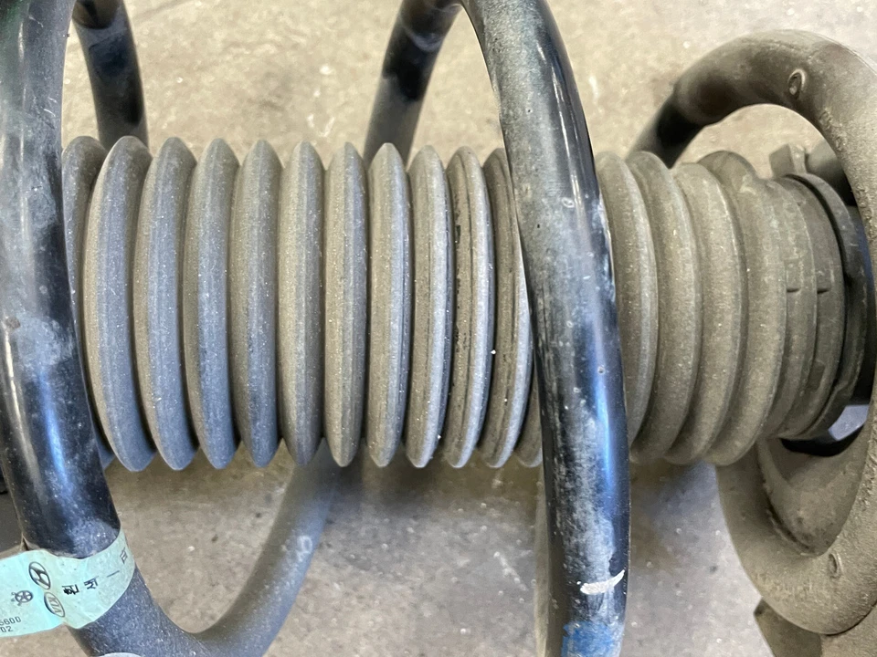 Amortiguador de puntal paso delantero derecho Kia Stinger GT 18 19 20 21 AWD 1576 OEM Foto 3 de 4