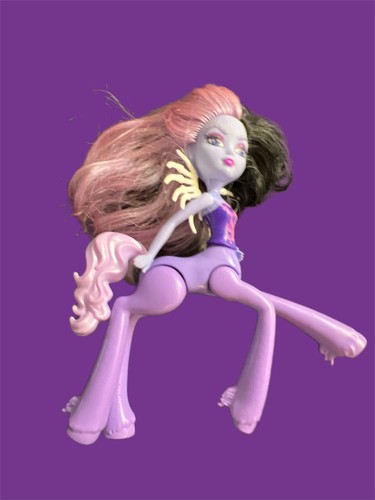 Muñeca Ghoul Fright-Mares Onyx Firehoof medio caballo 6" Monster High Mattel 2014 juguete - Imagen 3 de 3