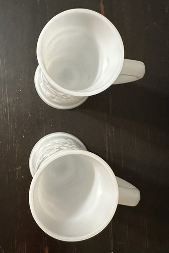 2 Vintage Federal Glass Milk Glass Tankards/Steins Tavern Scene 6" Granny Core - Picture 5 of 7