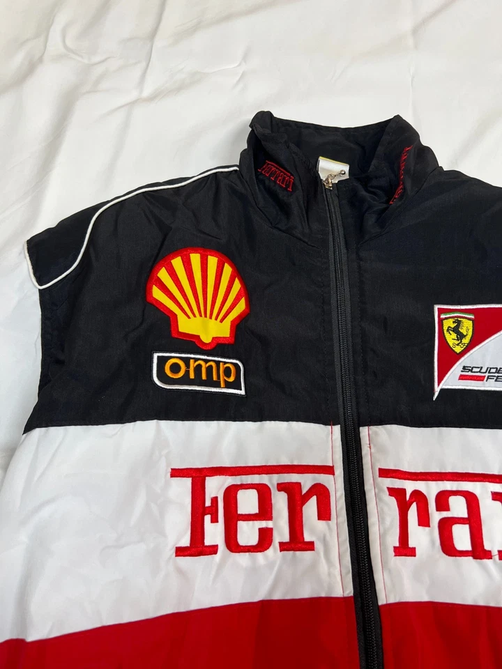 Vintage Scuderia Ferrari F1 BLK/WHT/RED Full Zip Racing Puffer Jacket Size Large - Image 3 of 4