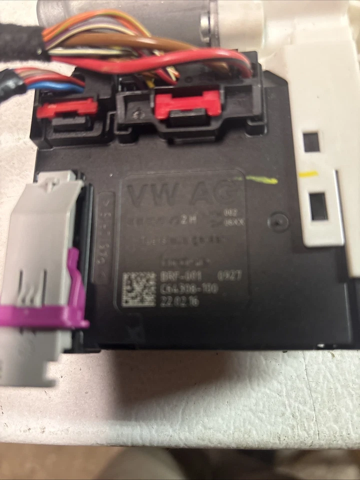 2016-2022 VOLKSWAGEN PASSAT FRONT LEFT DRIVER DOOR WINDOW GLASS MOTOR OEM - Image 2 of 4