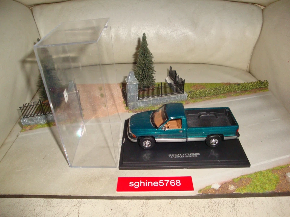 UH Universal Hobbies 1/43 - Dodge Ram II 2500 - ER - Photo 2/4