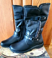 WOMEN BOOTS SIZE 8 WW  WANDERLUST  COMFORT WIDE WIDTH  BLACK  ZIPPER