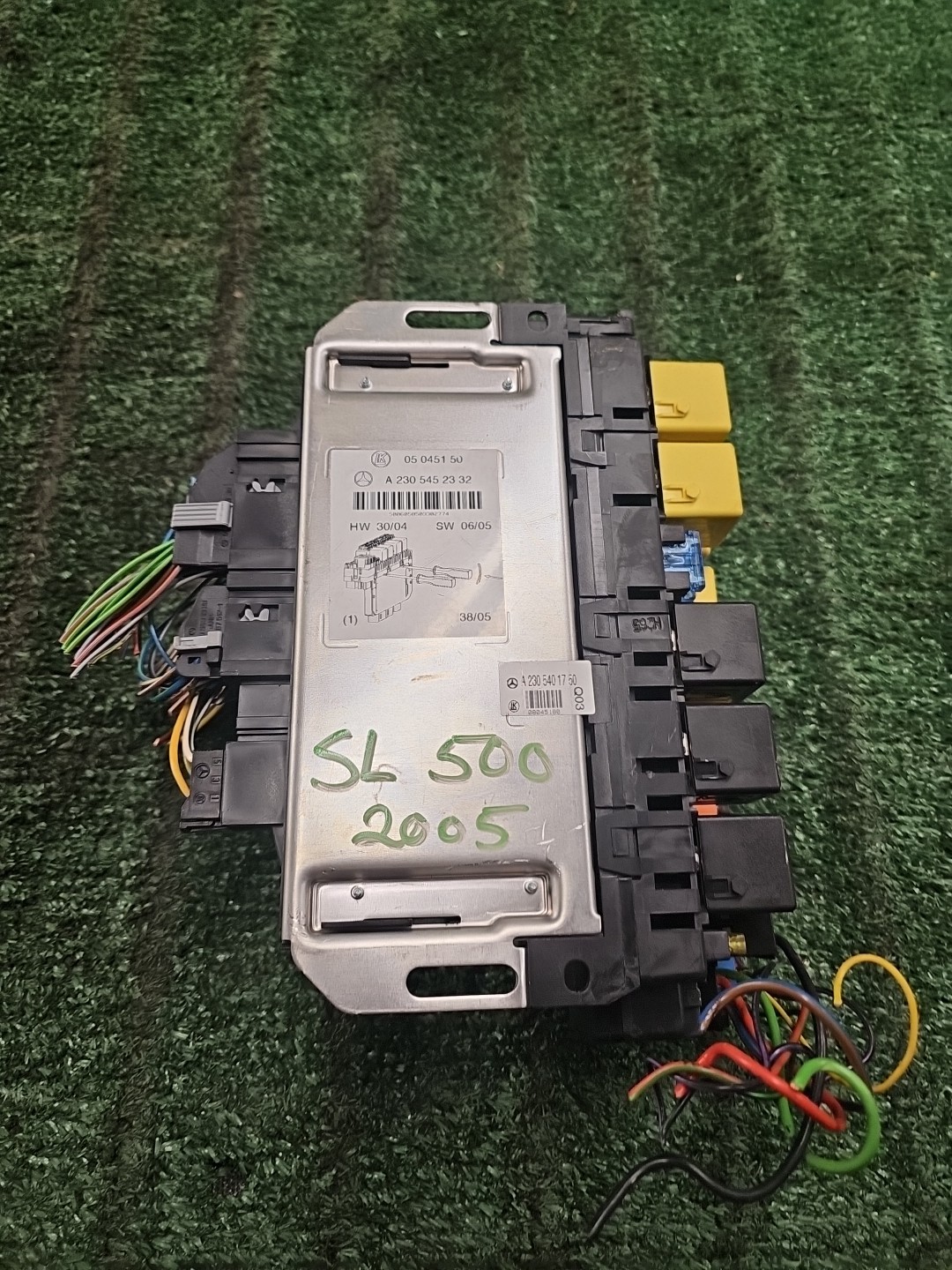 03-12 Mercedes R230 SL500 SL55 AMG Front Left SAM Fuse Box Control Module OEM