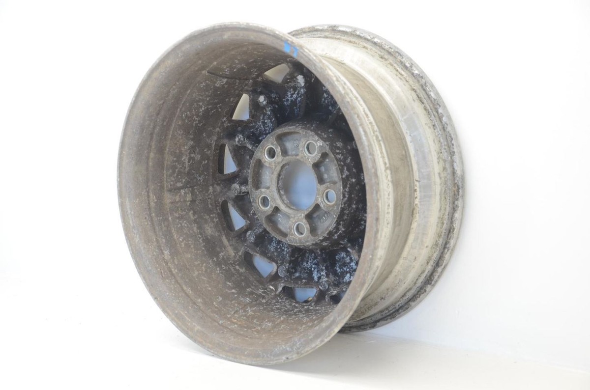 84-85 Nissan 300ZX Z31 Turbo 15x6-1/2 Inch Aluminum Wheel Assembly