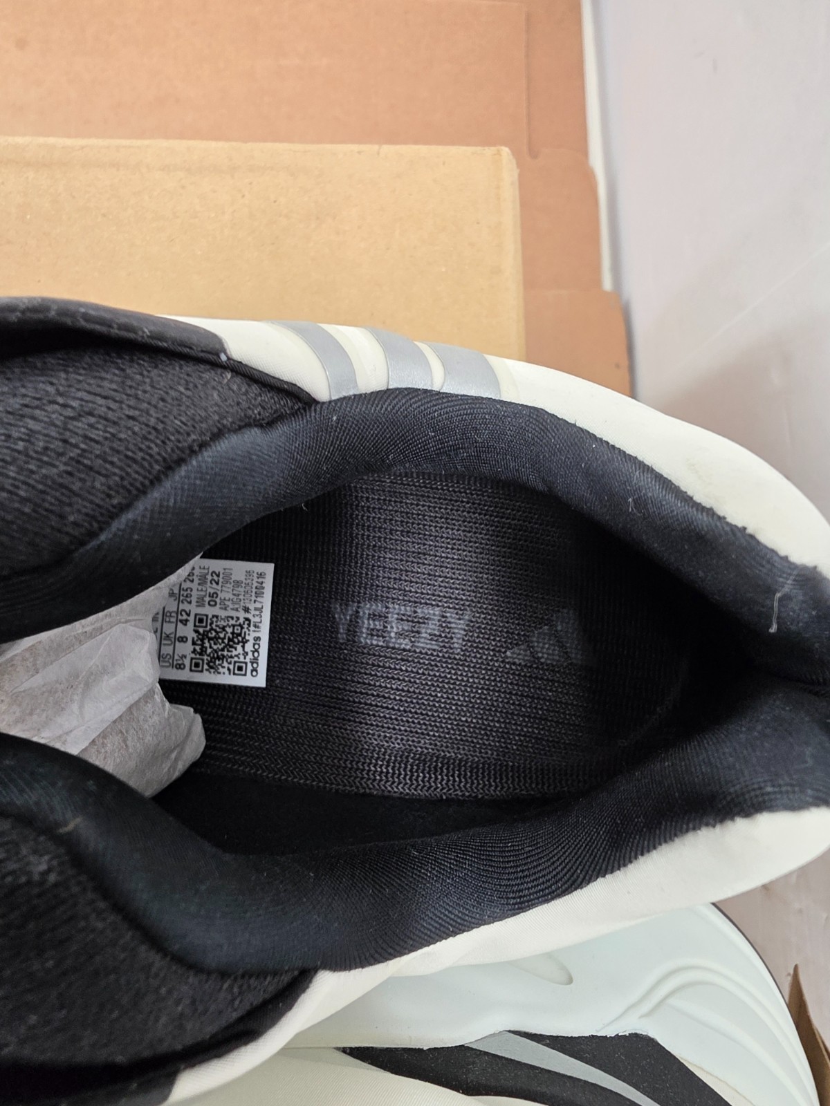 Size 8.5 - adidas Yeezy Boost 700 MNVNLaceless Analog Mens Shoes thumbnail 9