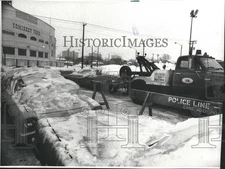 LARGE 1979 Press Photo Police towing area at Sox Park - SSA29509