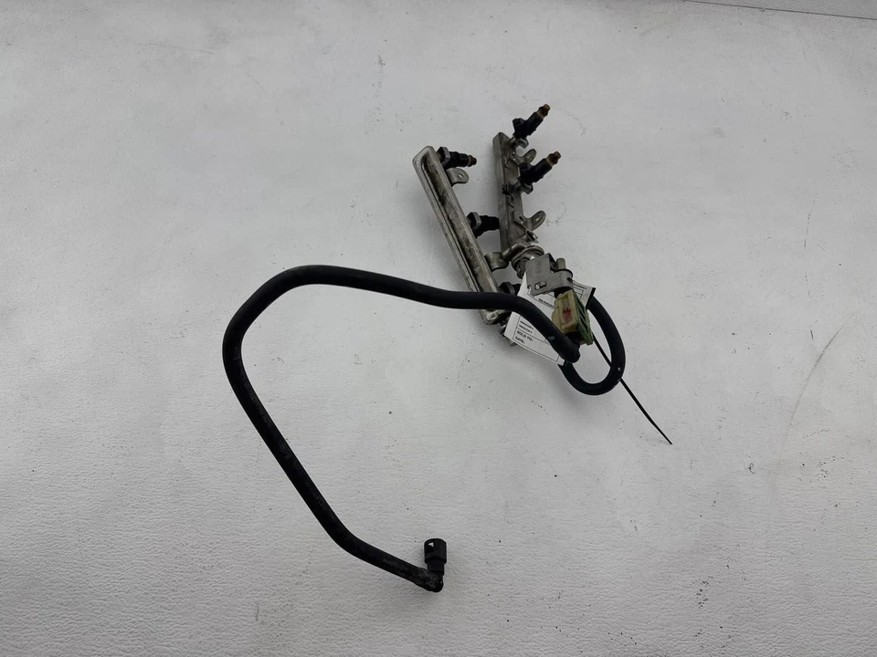 2006-2017 Honda Odyssey Fuel Injection Rail OEM - Image 2 of 4