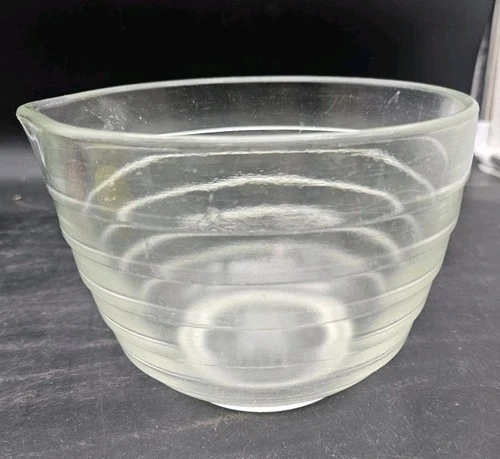 Pyrex Mixing Bowl w/Spout Ribbed Sides Made for Westinghouse