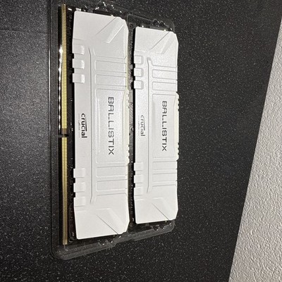 Crucial Ballistix 16GB (2x8GB) DDR4-3200 (PC4-25600) Arbeitsspeicher...