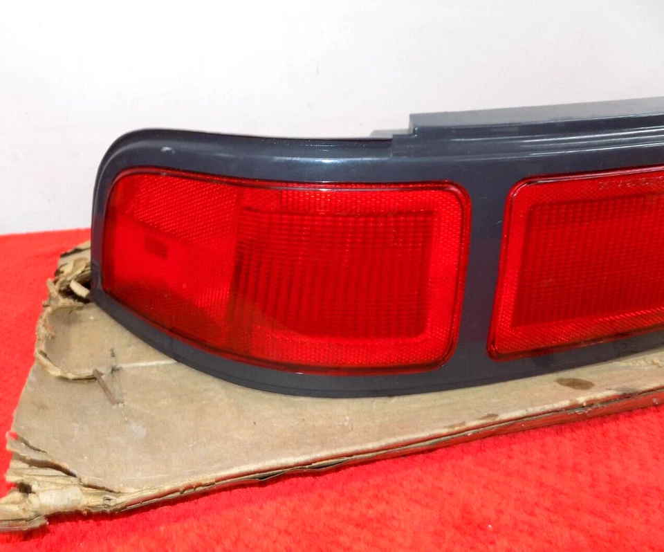 NOS GM 1990-1994 CHEVY LUMINA LUZ TRASERA LÁMPARA LENTE 16509797 LH Foto 2 de 4